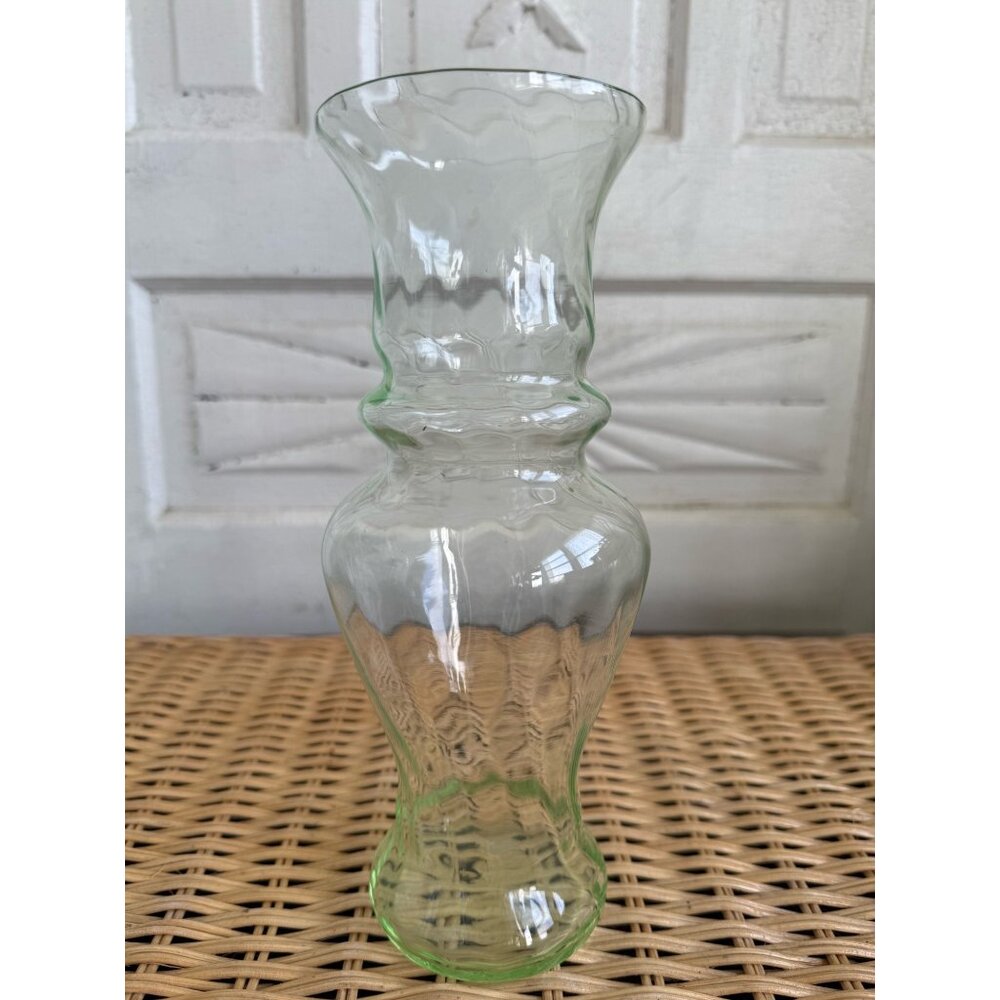 Vintage 30's Optic Ribbed Green Glass Uranium Vase 9" - Picture 12 of 16